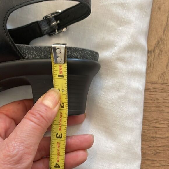 SAS BLACK SANDALS.  NEW.  STYLE IS ALLEGRO.   NEW IN BOX. SIZE IS NARROW. - Picture 5 of 8